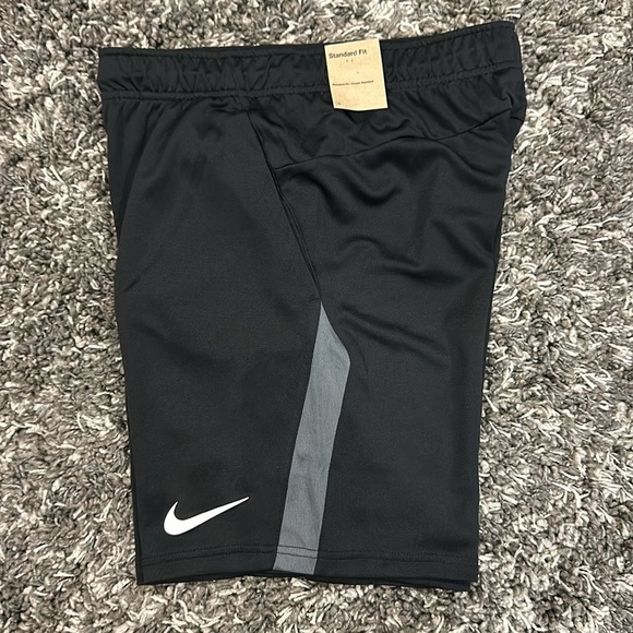 New NIKE Sportswear Athleisure Casual Sports Color Block Dri-Fit Training shorts - Picture 5 of 14